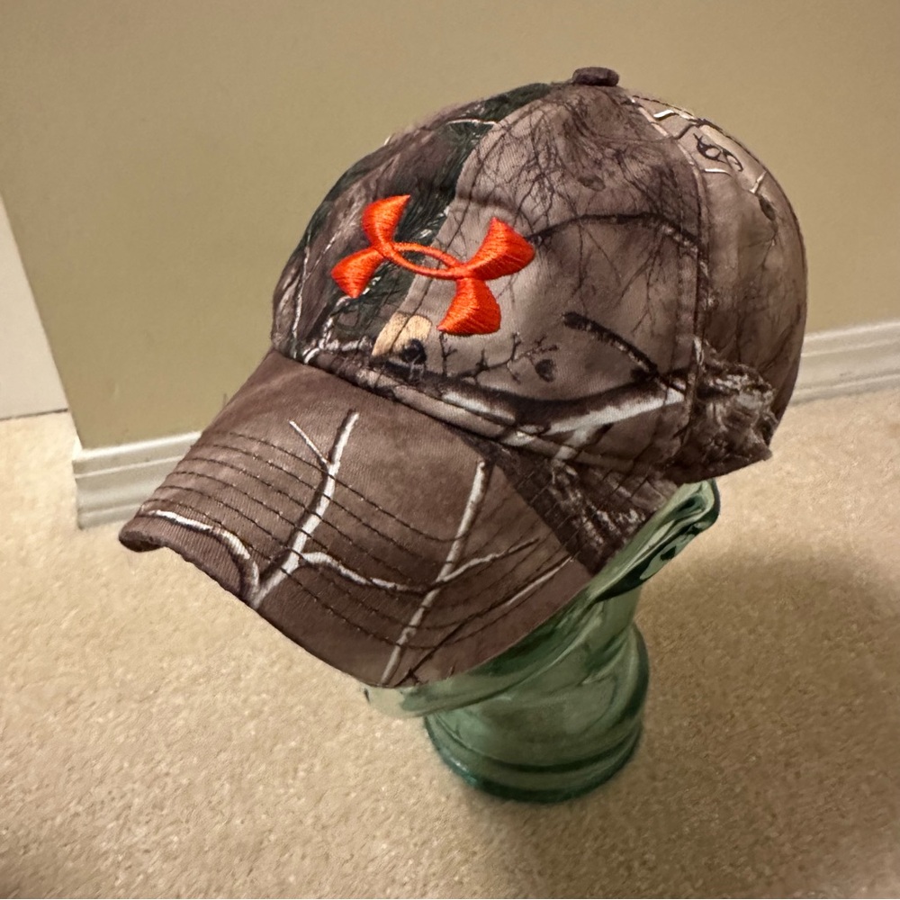 ⭐️ Under Armour Camo Cap with Orange Logo